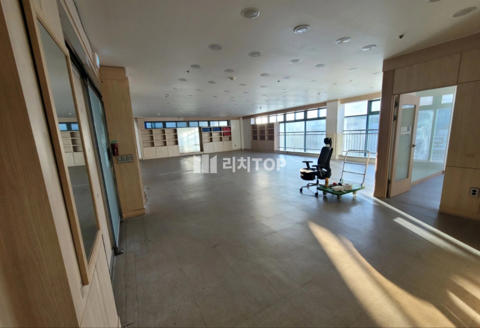 경남 창원시 의창구 팔용동 \u2605 팔용동 중심상업지역 6층 상가 임대 사무실 추천 월세 매물번호 10924 사진 4