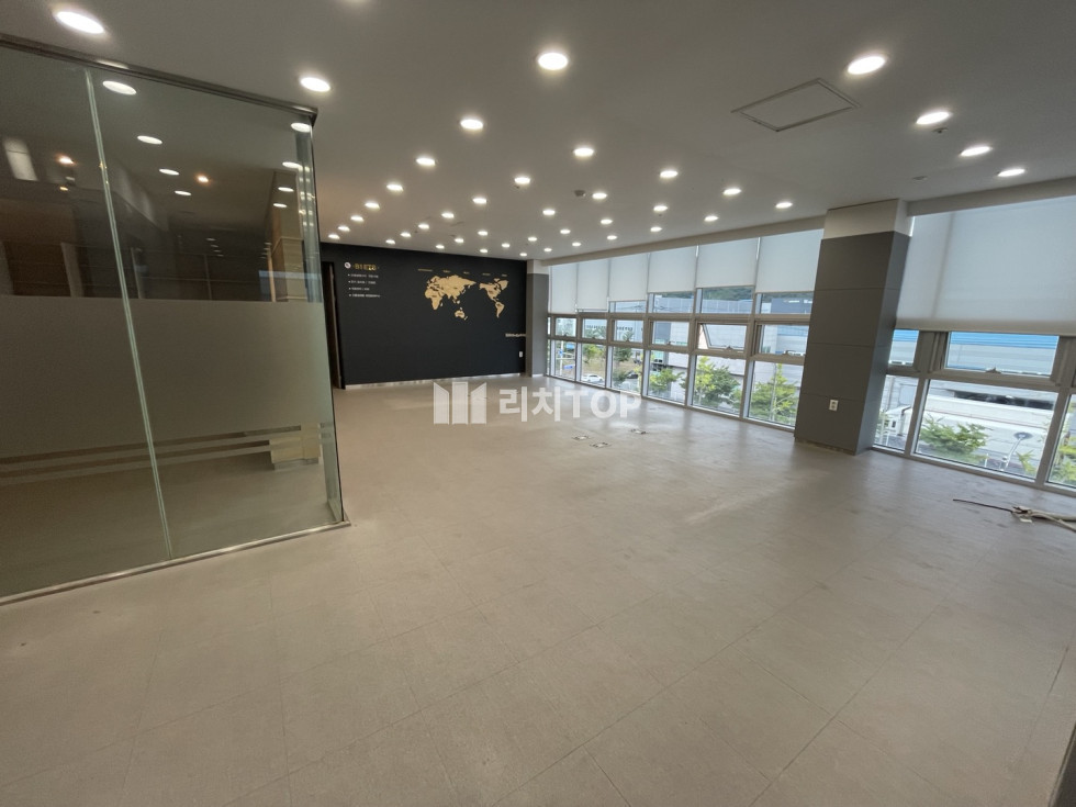 경남 창원시 성산구 성주동 창원 성주동 창원터널 인근 중형 사무실 60PY 임대 - 보5천 월200 월세 매물번호 10932 사진 1
