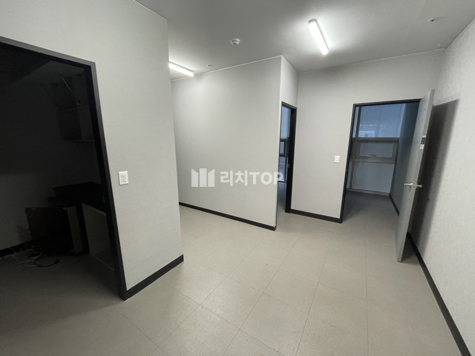 경남 창원시 성산구 성주동 창원 성주동 창원터널 인근 중형 사무실 60PY 임대 - 보5천 월200 월세 매물번호 10932 사진 4