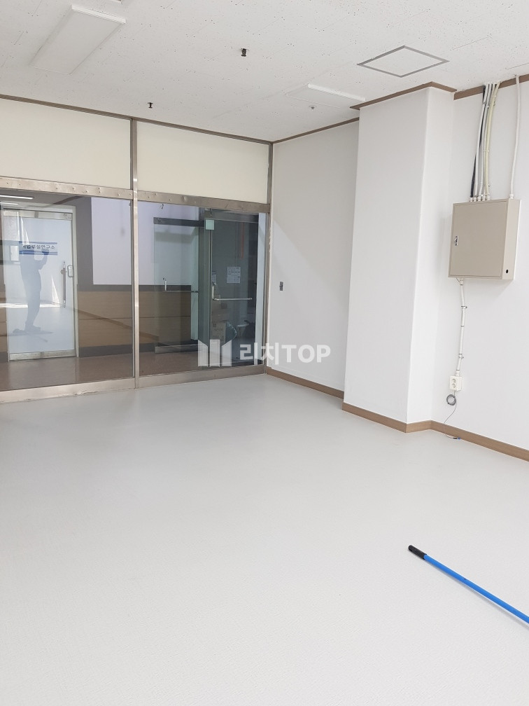 경남 창원시 성산구 상남동 \ud83d\udc4d상남동 깔끔한 사무실 주차 좋고 업무환경 좋음, 임대료도 합리적,즉시 입주 월세 매물번호 10957 사진 3