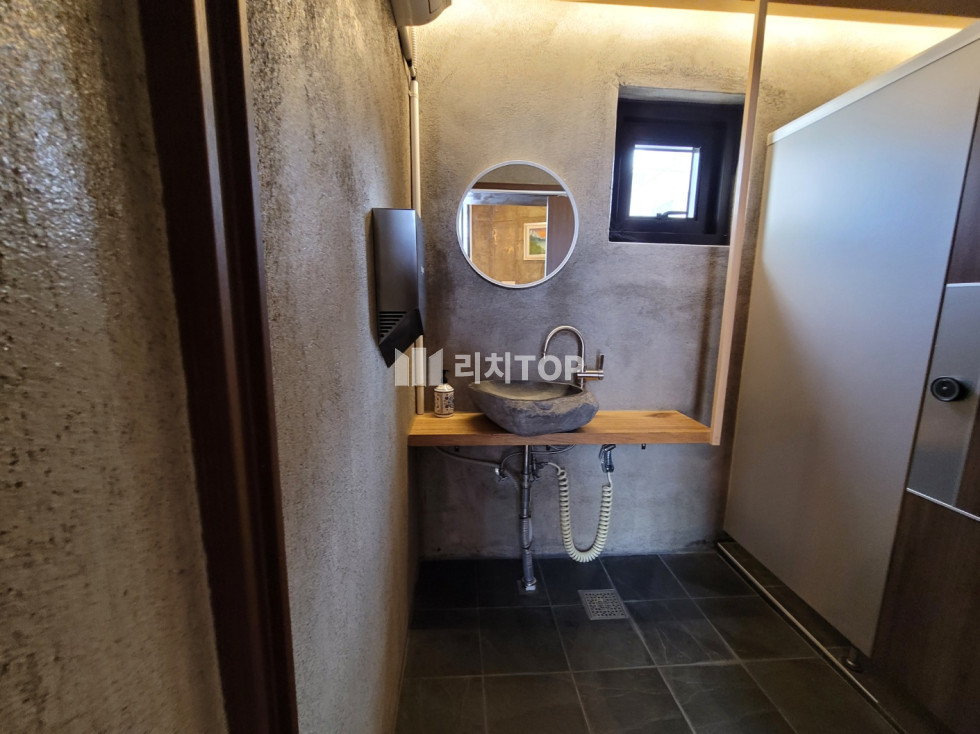 경남 창원시 의창구 봉림동 봉림동 단독 식당 2층 신축 건물, 중로각지, 주차 자유롭고 위치 좋음,임대도 가능,1층 62평, 2층 65평 매매 매물번호 10983 사진 4