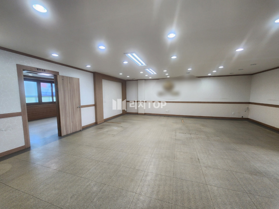 경남 창원시 성산구 사파동 \u2605 사파동 법원인근 중대형 사무실 임대 적극 추천/보증금월세조정가능 월세 매물번호 10992 사진 8