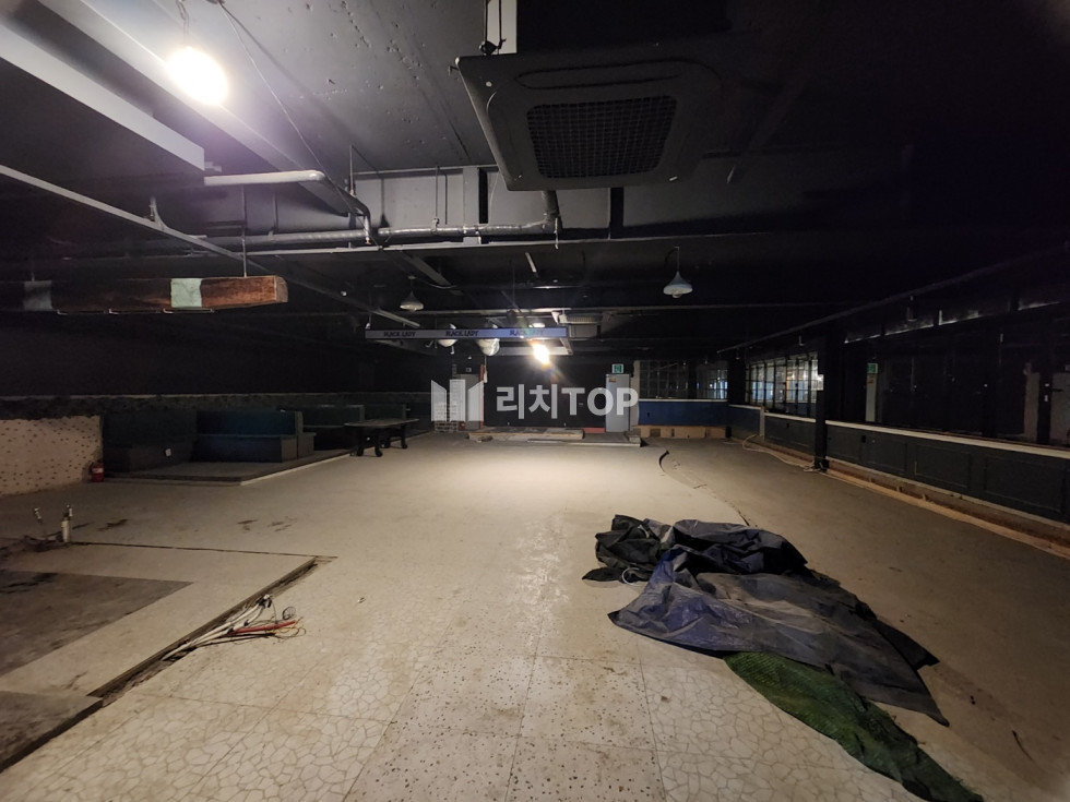 경남 창원시 성산구 상남동 \u2605 상남동 메인거리 2층 공실 임대 음식점, pub,카페 추천 월세 매물번호 11000 사진 1