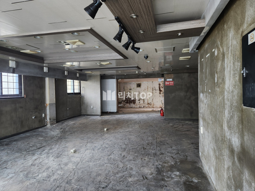 경남 창원시 성산구 반지동 ★ 반지동 희연병원 맞은편 상가 임대 현재 철거된 상태 무권리 월세 매물번호 11006 사진 2
