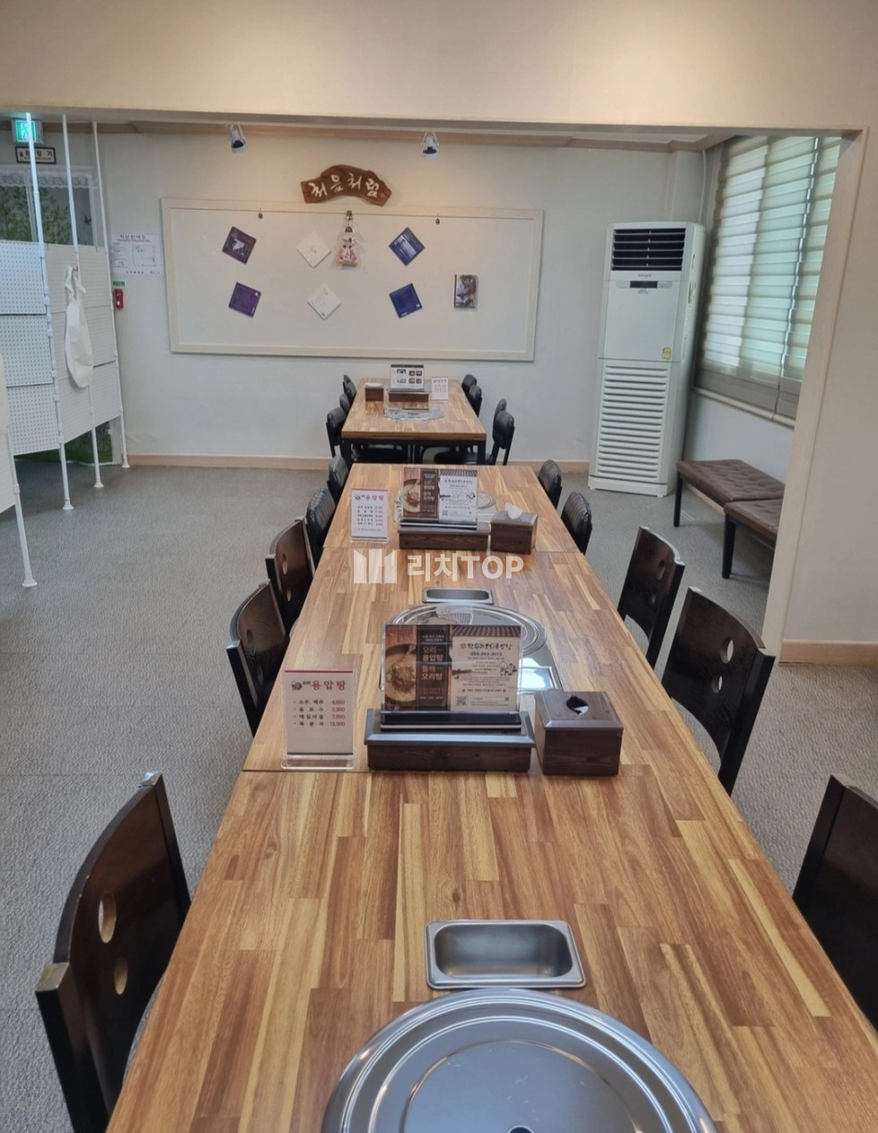 경남 창원시 성산구 신월동 \u2605 신월동 관공서 맞은편 2층 음식점 자리 임대 월세 매물번호 11043 사진 3