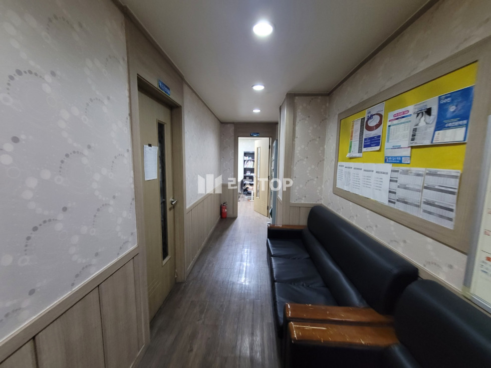 경남 창원시 의창구 팔용동 벽산블루밍단지내 상가, 학원 운영 중, 큰평수, 업종 변경 및 분할 가능 월세 매물번호 11185 사진 2