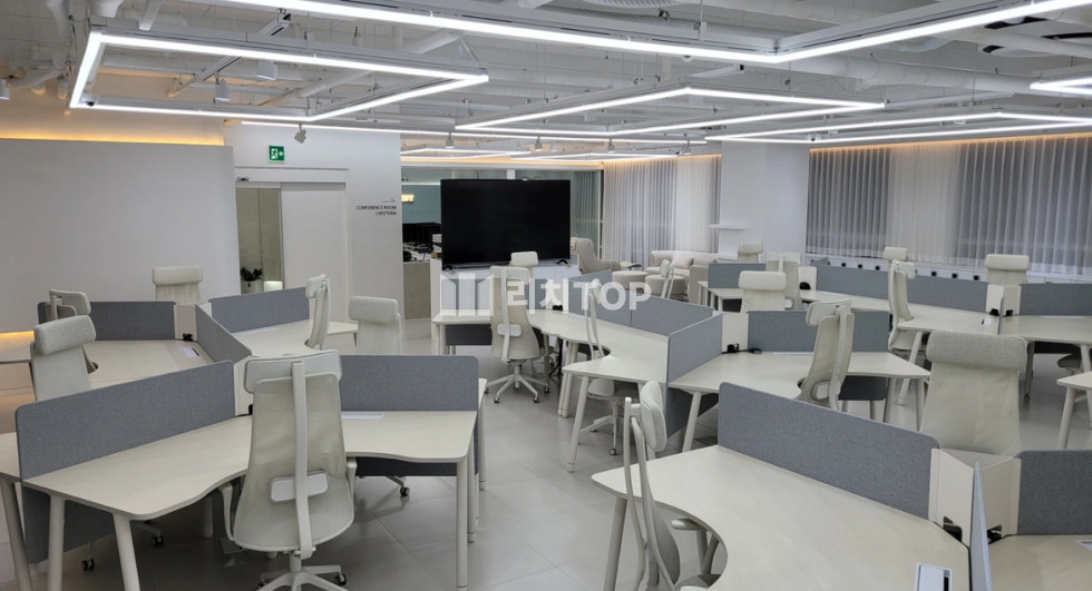 경남 창원시 의창구 팔용동 완전 이쁜 사무실, 올인테리어, 집기 무권리, 강추 매물 월세 매물번호 11198 사진 3