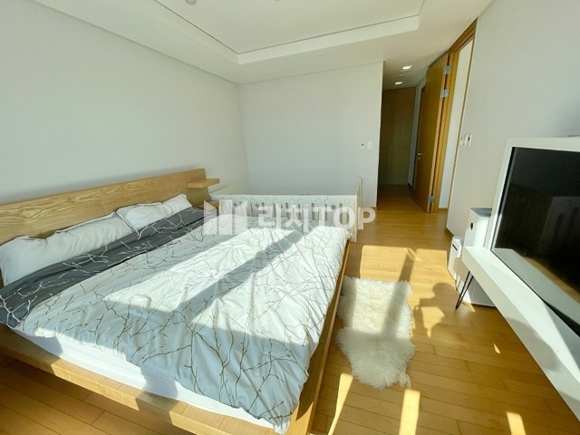 경남 창원시 성산구 상남동 아크로타워 42타입 로얄층 남동향 주인거주 예쁜집 매매 매물번호 11246 사진 2