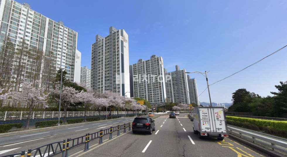 부산 남구 용호동 부산 남구 용호동 입구, 대단지 아파트 인근 모델하우스 전시장 임대 월세 매물번호 11315 사진 3