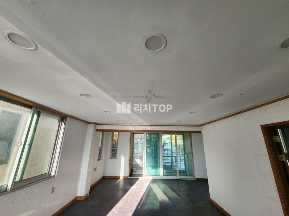 경남 창원시 성산구 용호동 용호동 관공서 인근 2층 사무실 전용 24py (분할가능) 공실 임대, 무권리금 월세 매물번호 11396 사진 3