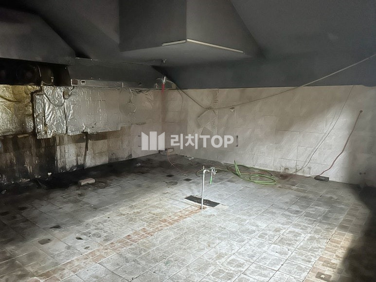 경남 창원시 성산구 용호동 관공서 인근 점심,저녁 상권 매우 좋은 지하상가 월세 매물번호 11454 사진 3