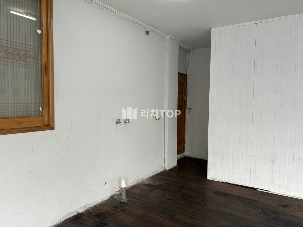 경남 창원시 의창구 사림동 \u2605 창원대삼거리 해가 잘 드는 통창 무권리 상가 \u2605 월세 매물번호 11610 사진 3