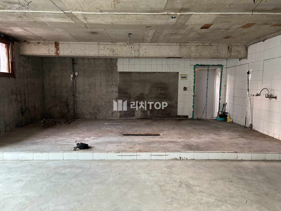 경남 창원시 의창구 사림동 \u2605 도청 인근 잘되는 식당 건물 지하 상가 \u2605 월세 매물번호 11695 사진 2