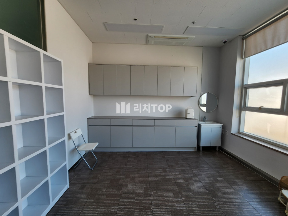 경남 창원시 성산구 용호동 \u2714 용호동 관공서 라인 대형평수 임대 125PY 의원 병원 사무실 운동시설 추천 월세 매물번호 11801 사진 9
