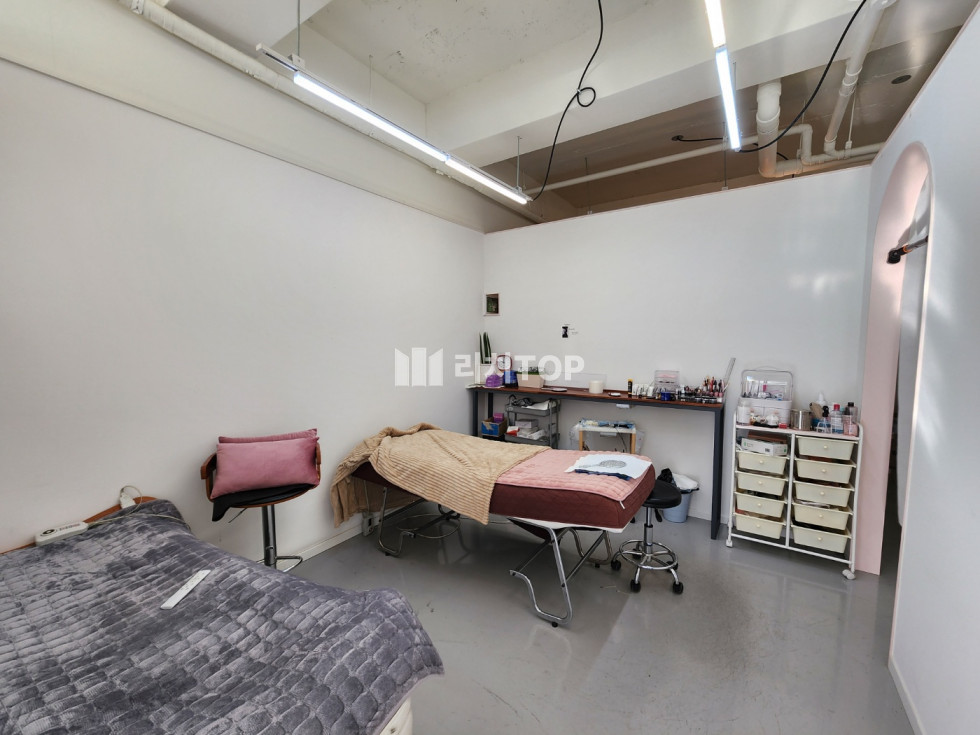 경남 창원시 성산구 반지동 \u2714 반지동 16.PY 소형 상가 임대 앞쪽에 주차 공간 있음 월세 매물번호 11843 사진 4