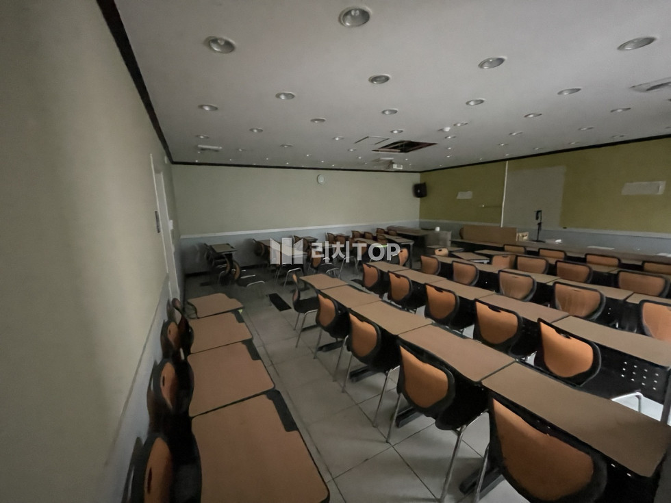 경남 창원시 성산구 상남동 창원 상남동 노출좋은 3층 모든 업종 가능한 무권리 상가 - 보5천 월200 63PY 월세 매물번호 11859 사진 4