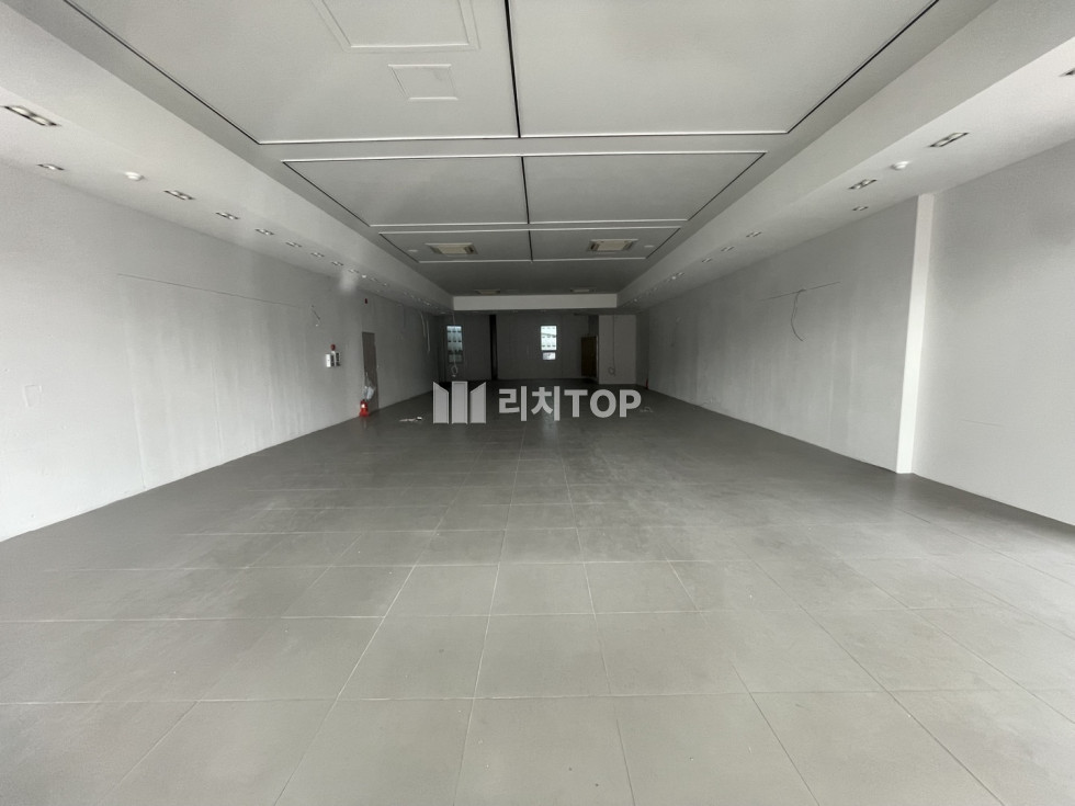 경남 창원시 마산회원구 합성동 마산 합성동 1층 전면넓은 무권리 대형상가 - 보1억 월600 86PY 월세 매물번호 11861 사진 1