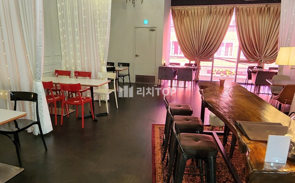 경남 창원시 마산회원구 석전동 \u2714 마산 석전 메트로시티 인근 2층 상가/ 기존 레스토랑 시설 그대로 무권리 임대 월세 매물번호 11874 사진 1
