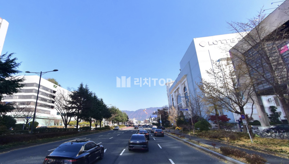 경남 창원시 성산구 상남동 창원 상남동 중앙대로 , 메인 대로변 노출 좋은 상가건물 3층 대형 230평대 월세 매물번호 11892 사진 2