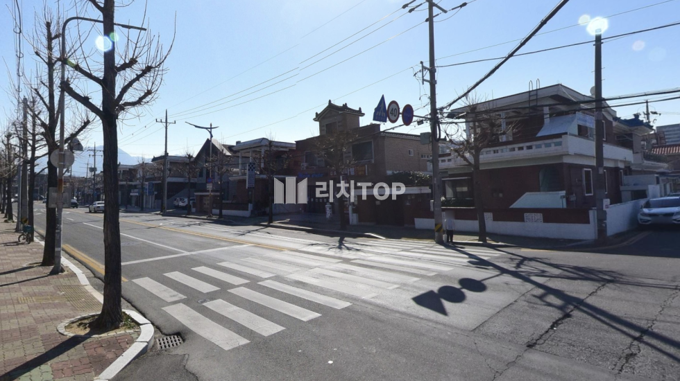 경남 창원시 의창구 봉곡동 봉곡동 상가 주택 1층, 전면 창 노출 좋은 34평 점포 임대, 1층 주차 가능 월세 매물번호 11990 사진 1