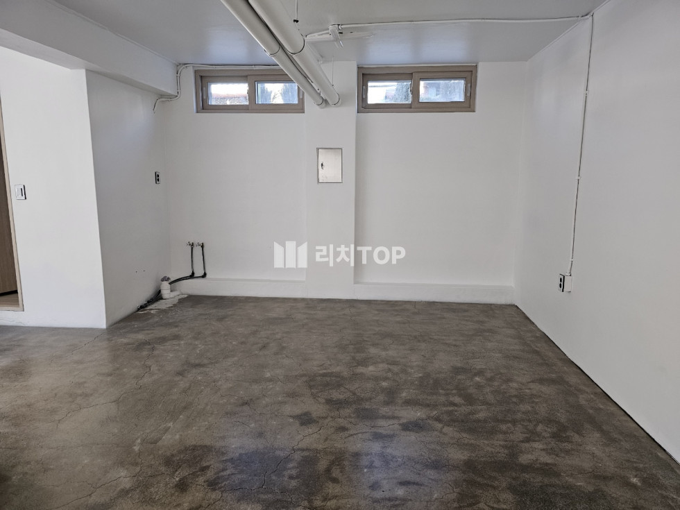 경남 창원시 성산구 용호동 용호동 B1층 전용 25PY 올리모델링 된 깔끔한 상가임대 월세 매물번호 12027 사진 2