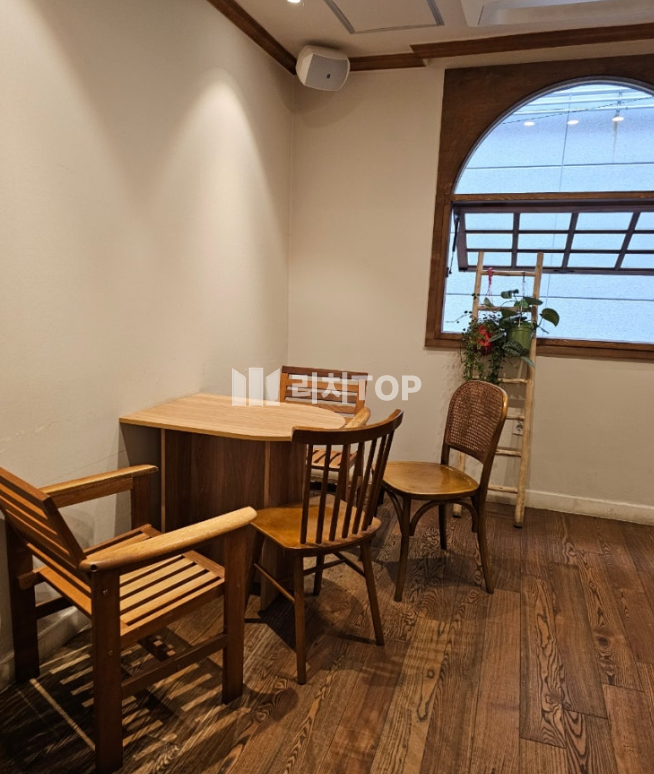 경남 창원시 성산구 용호동 \u2714 용호동 가로수길 핫한 베이커리 카페 상호명 그대로 양도양수 월세 매물번호 12077 사진 1