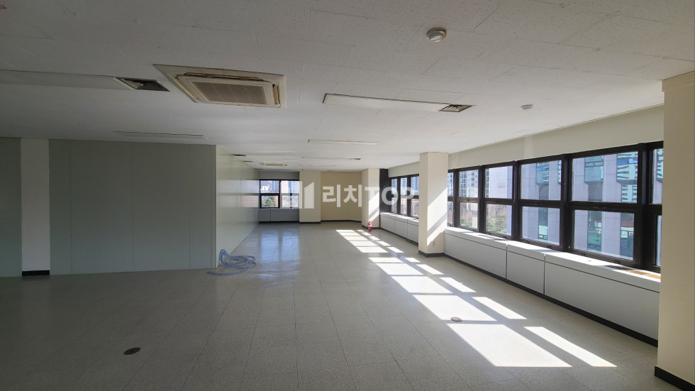 경남 창원시 마산회원구 석전동 \u2714 석전동 315 대로변 사무실 자리 임대 월세 매물번호 12140 사진 3